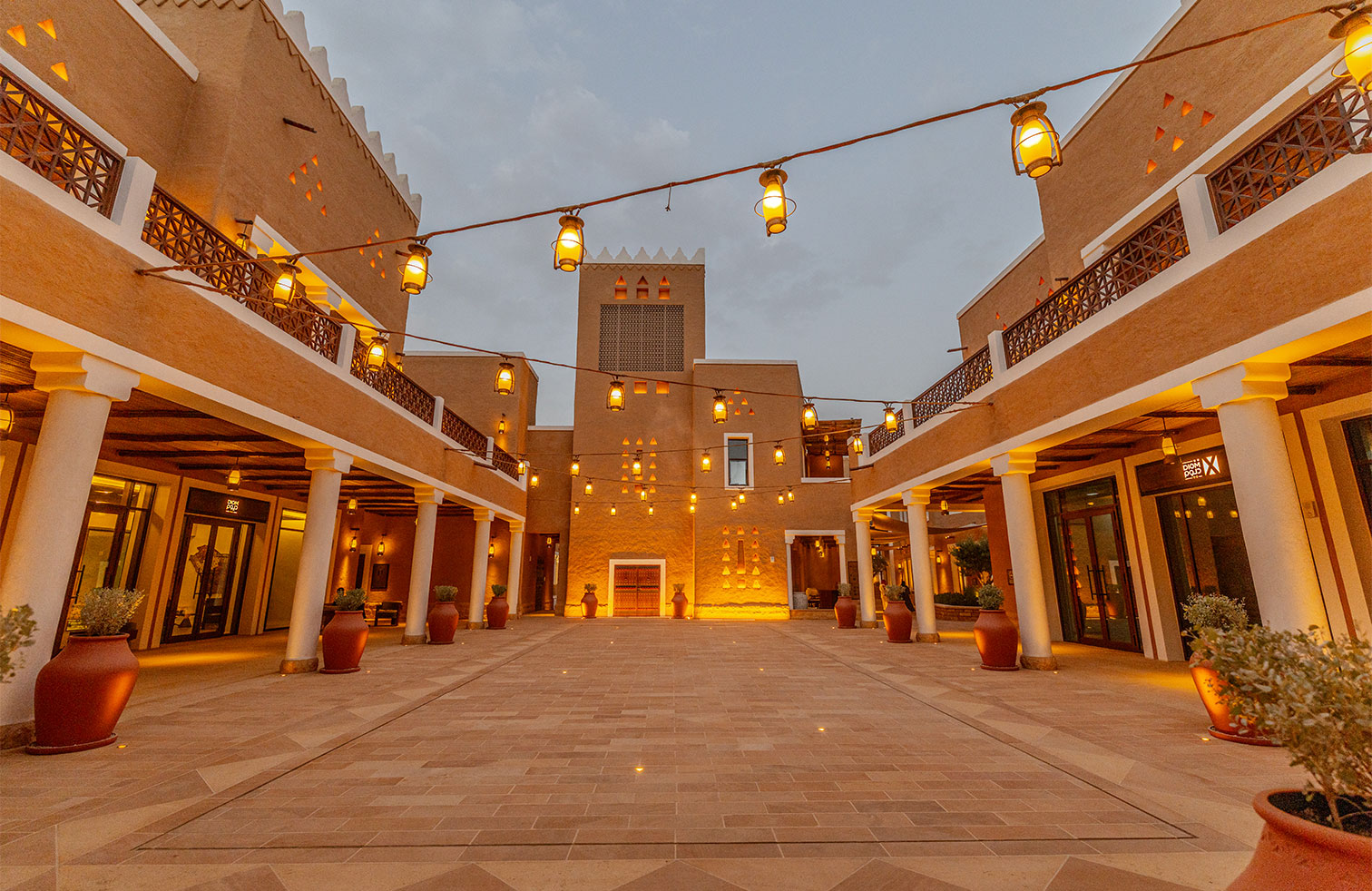 Slide 1 for صُمّم للتركيز وبُني للتواصل 